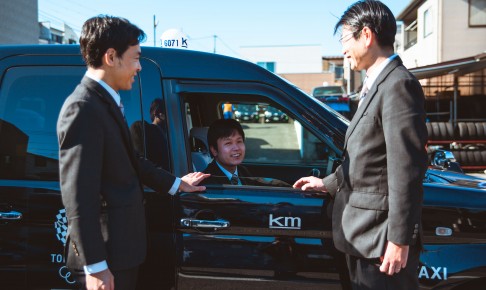タクシー運転手　人間関係 アイキャッチ